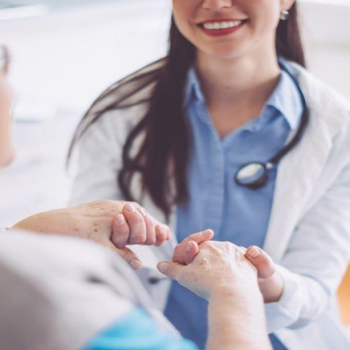 استخدام مراقب بیمار